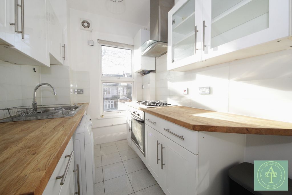 Property photo 3 of 9 Gallery