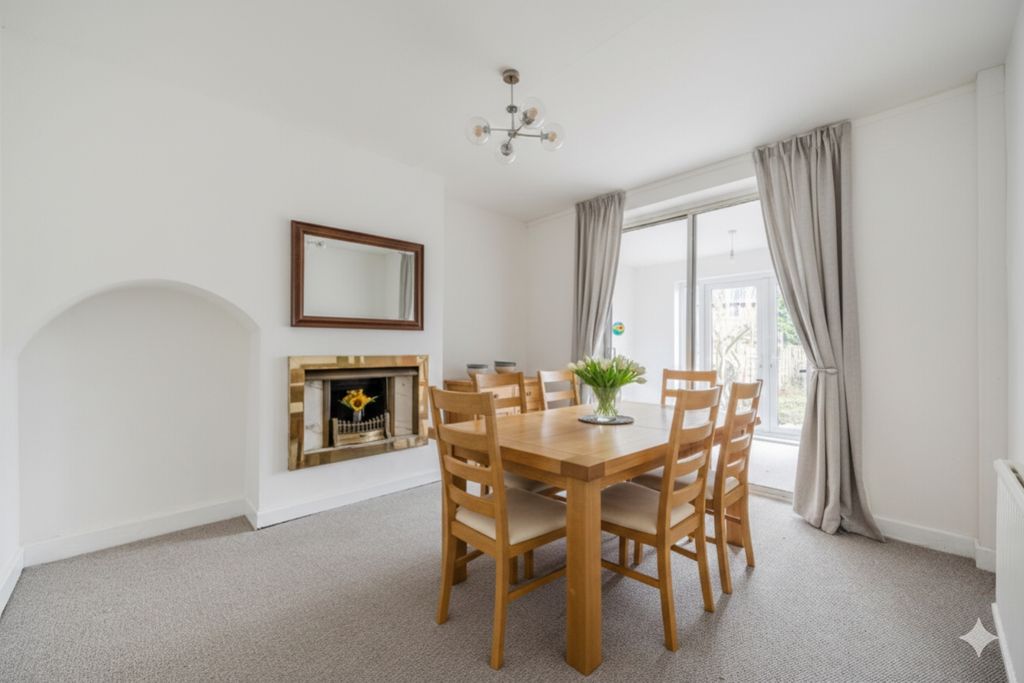 Property photo 3 of 11 Dining Room Ai Furninshed