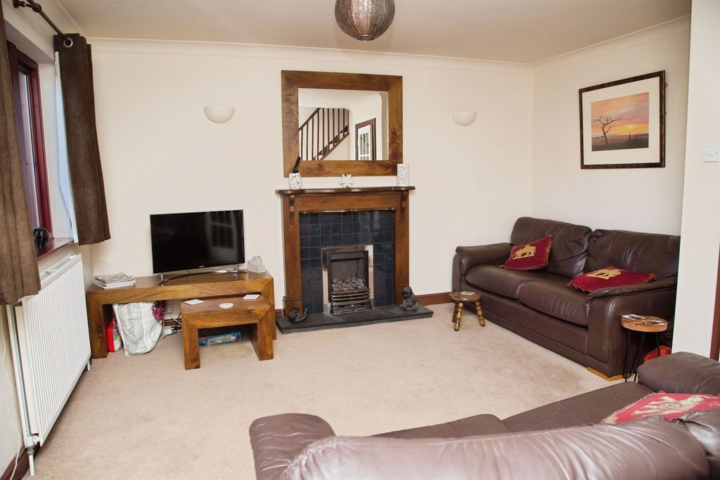 Property photo 3 of 16