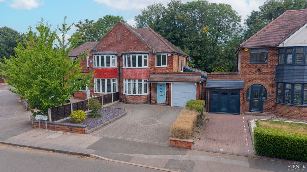 Property photo 1 of 46 4528900