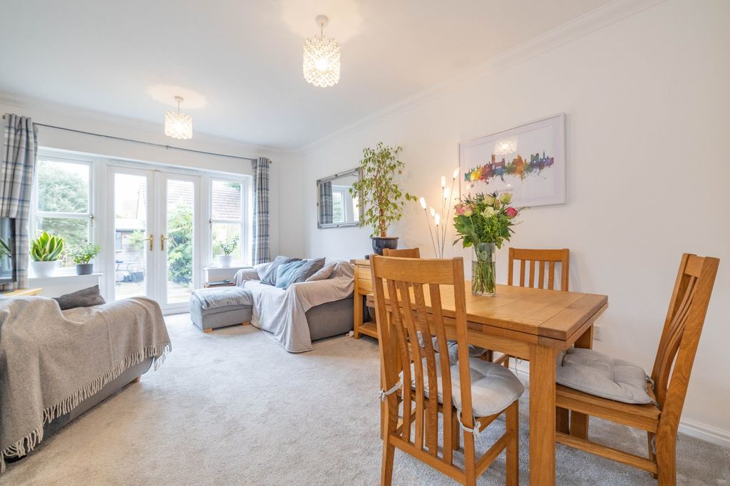 Property photo 2 of 12 Picture 2