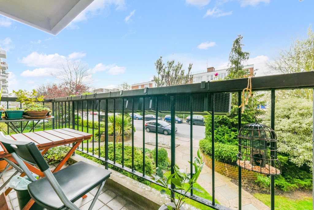 Property photo 3 of 9 Balcony