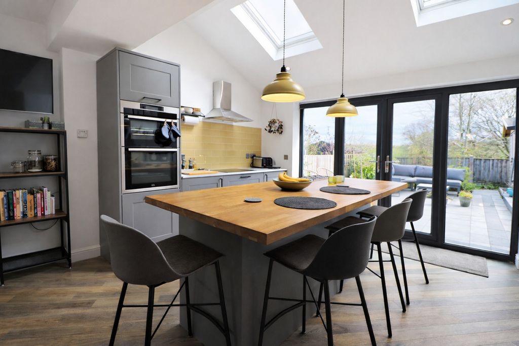 Property photo 3 of 19