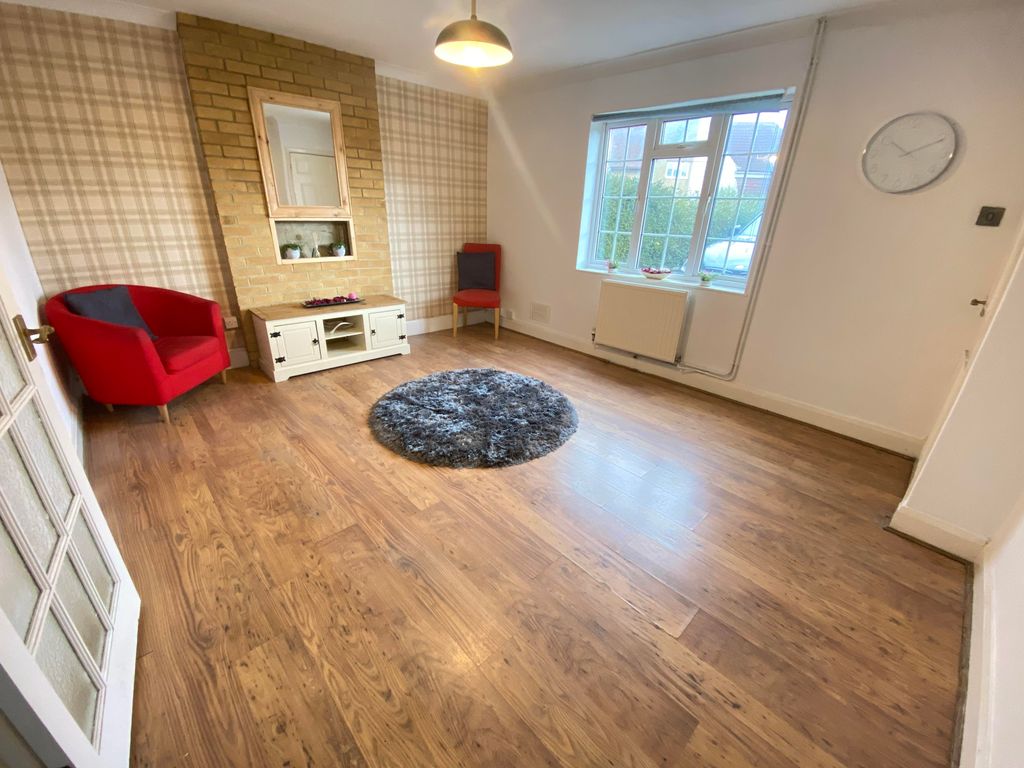 Property photo 3 of 12 Living Room