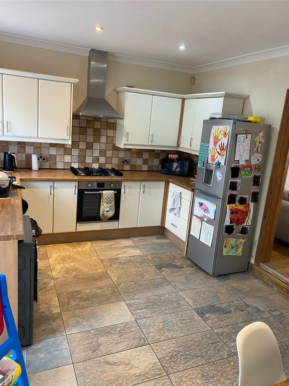 Property photo 3 of 13 Kitchen