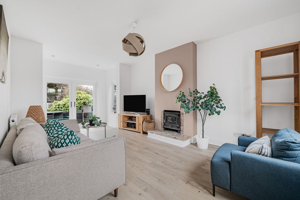 Property photo 2 of 30