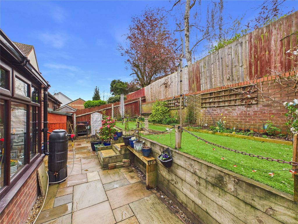 Property photo 2 of 16 Picture No. 21