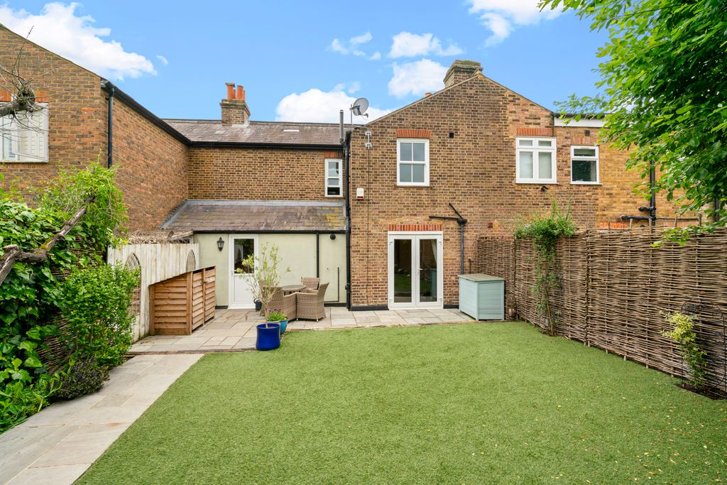 Property photo 3 of 12