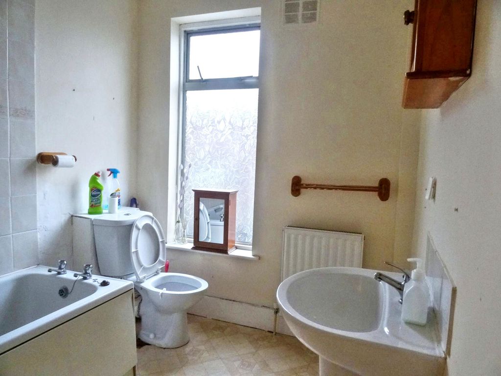 Property photo 3 of 5