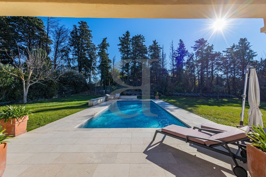 Property photo 3 of 31