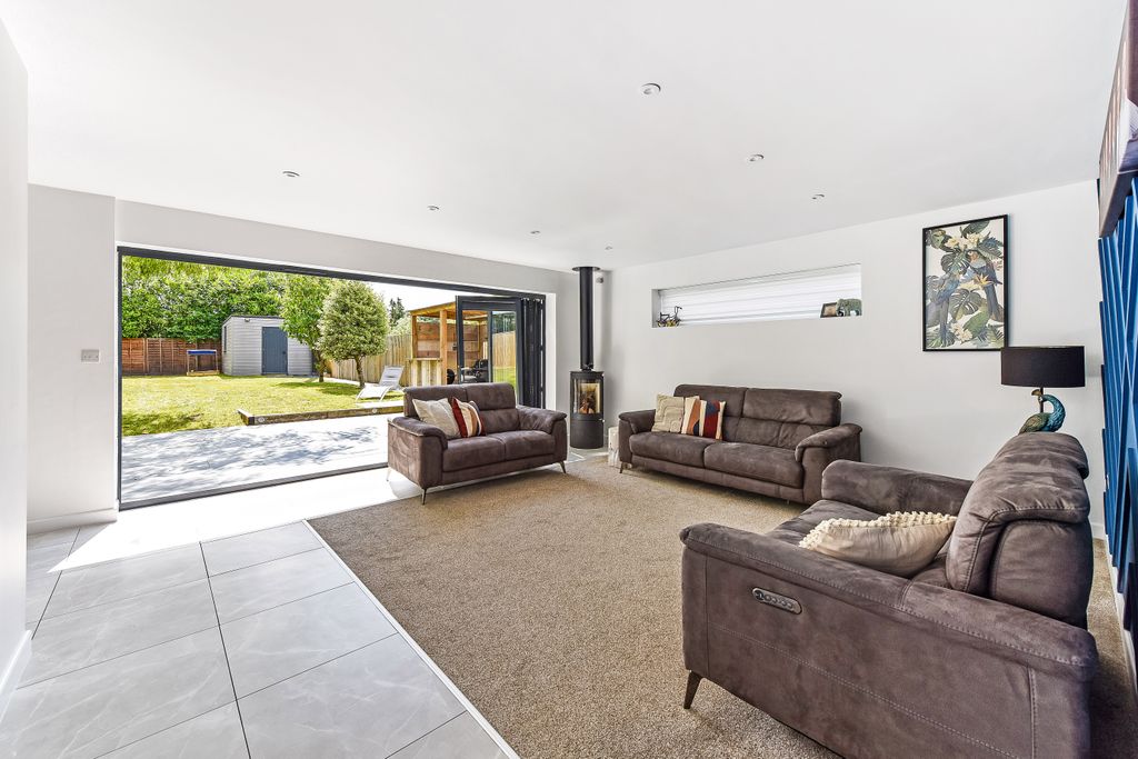 Property photo 3 of 14