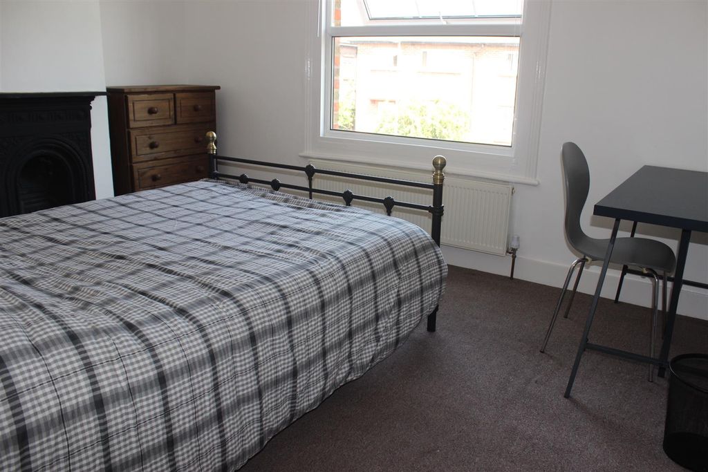 Property photo 3 of 11