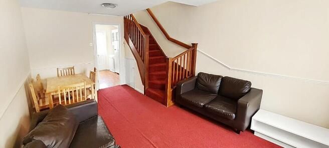 Property photo 2 of 6 109994_Longbridgeway_Img_01_0000_Max_656x437.Jpeg