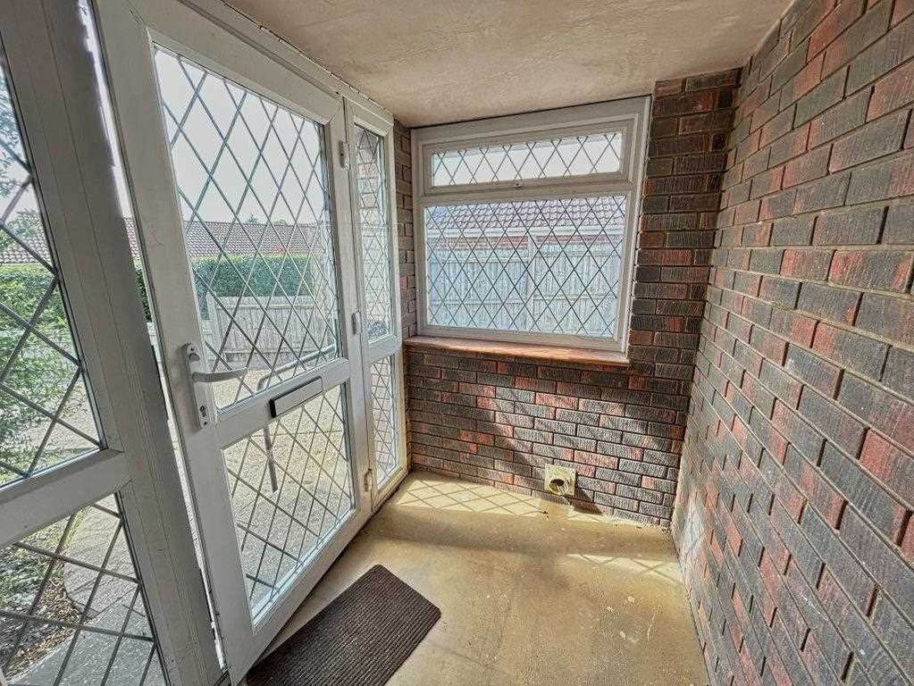 Property photo 3 of 15 Entrane Poch