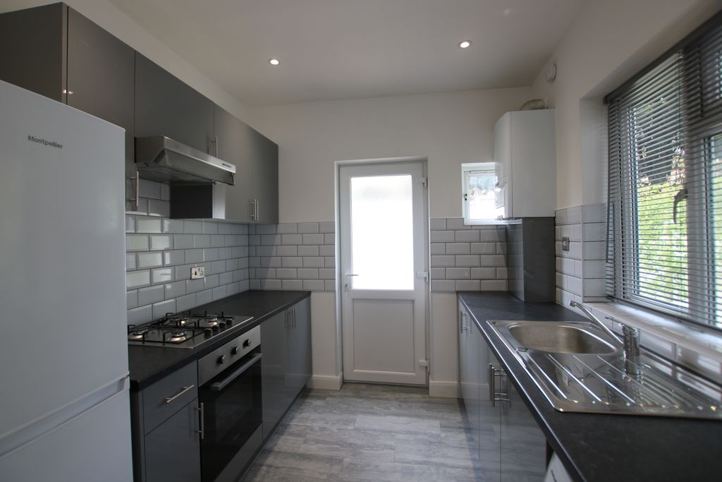 Property photo 2 of 10 1