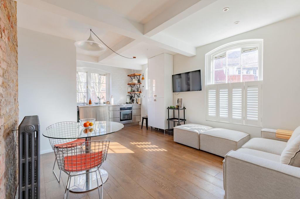 Property photo 3 of 36