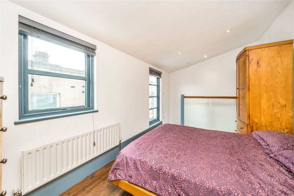 Property photo 3 of 11 Picture No. 21