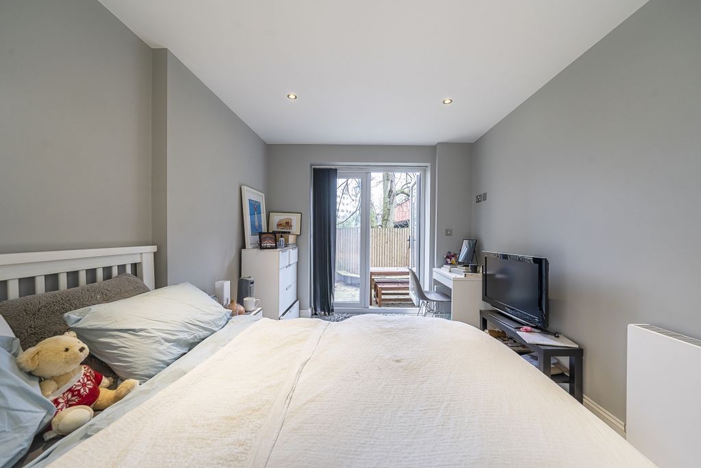 Property photo 3 of 17 10-Admiral-Blake-...