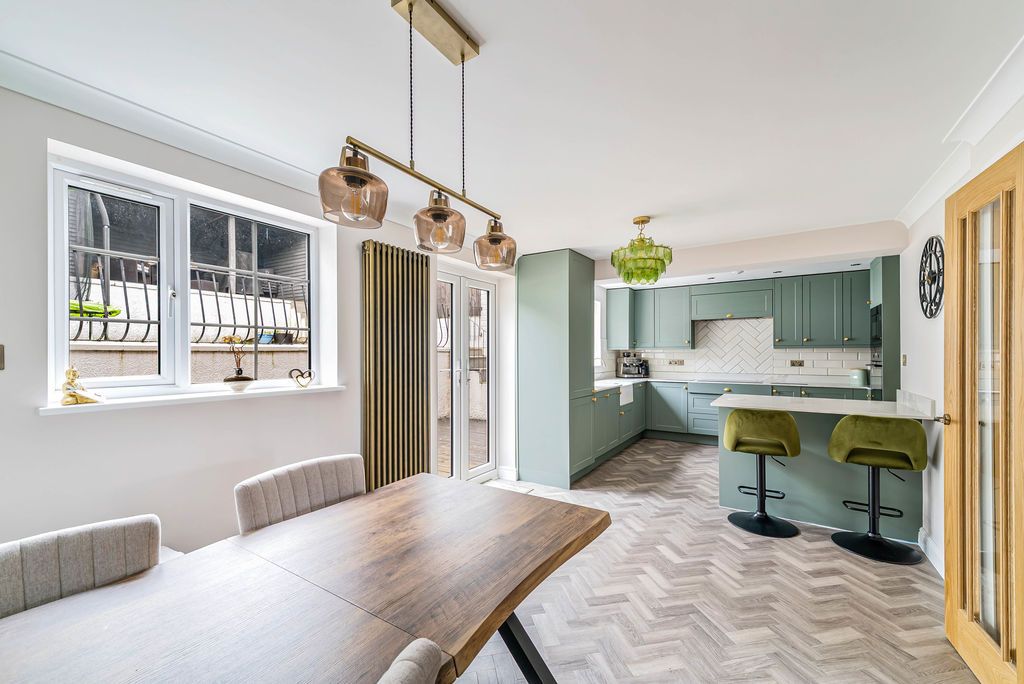 Property photo 3 of 24 Photo 11