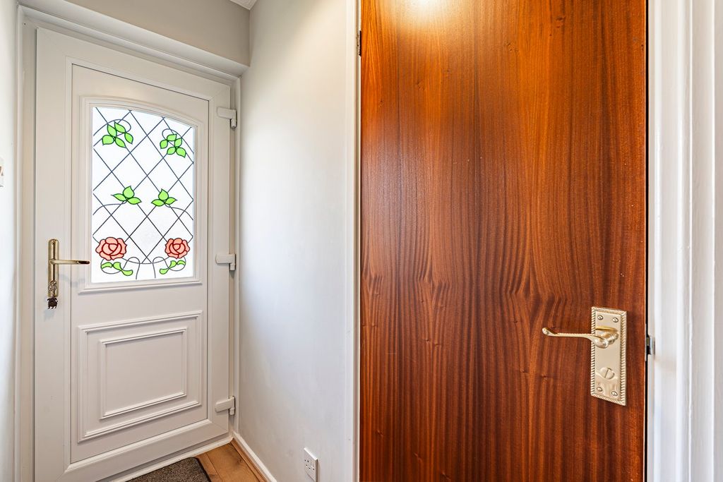 Property photo 3 of 31