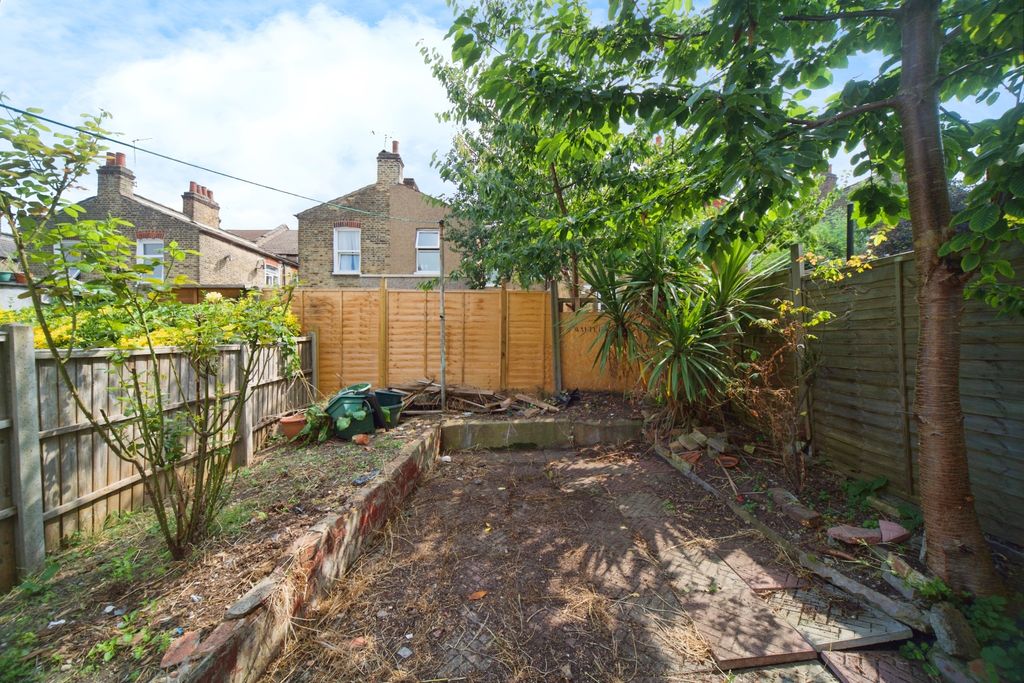 Property photo 2 of 18