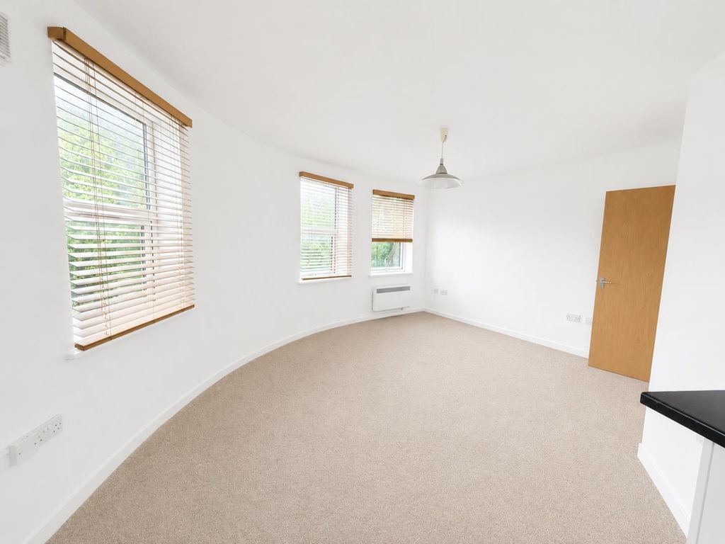 Property photo 2 of 8 5.Png