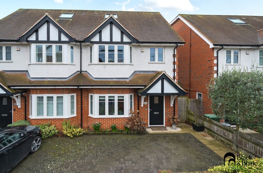 Property photo 1 of 26 External