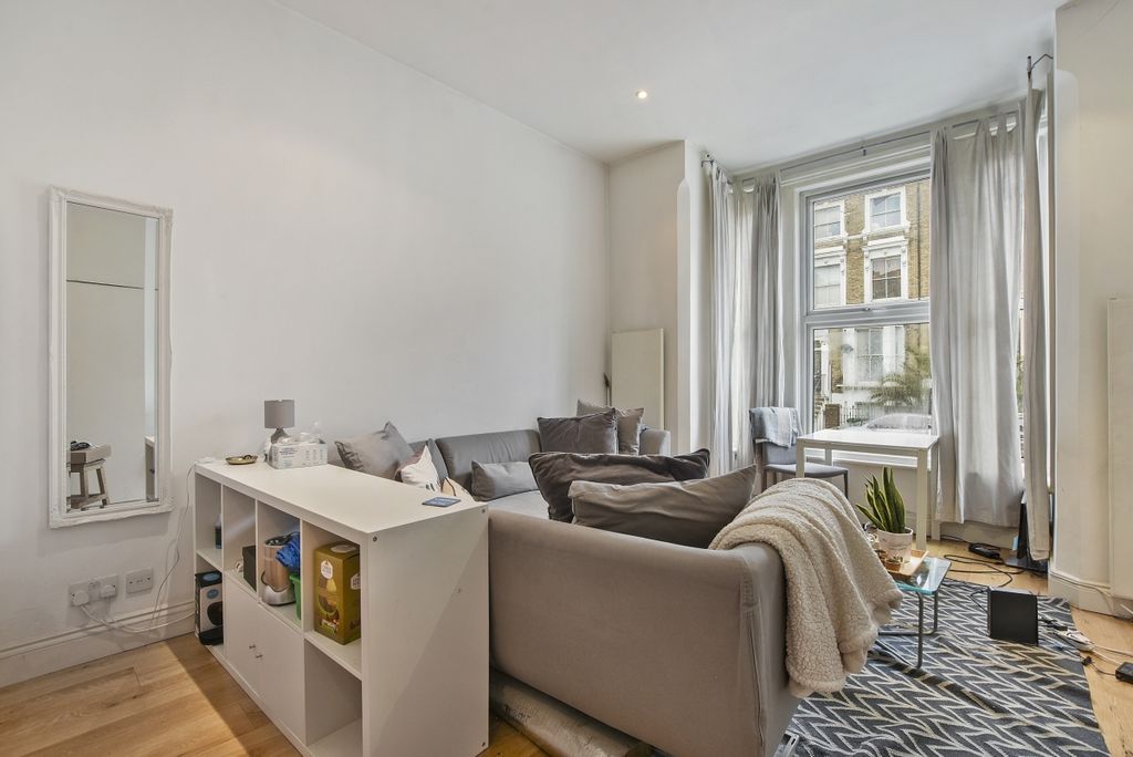 Property photo 2 of 8