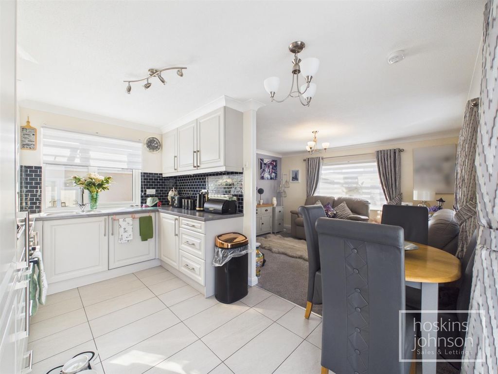 Property photo 2 of 15 Kitchen/Dining Area