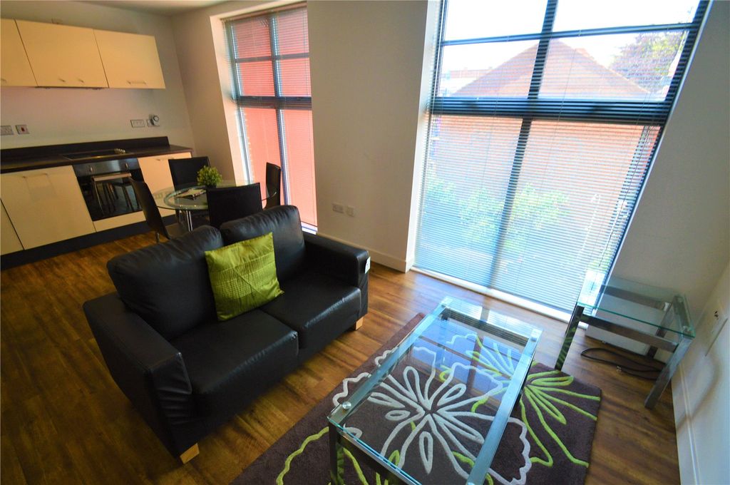 Property photo 3 of 10 Lounge