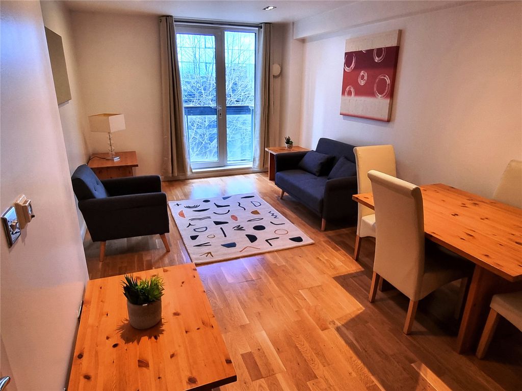 Property photo 3 of 10 Picture No. 01