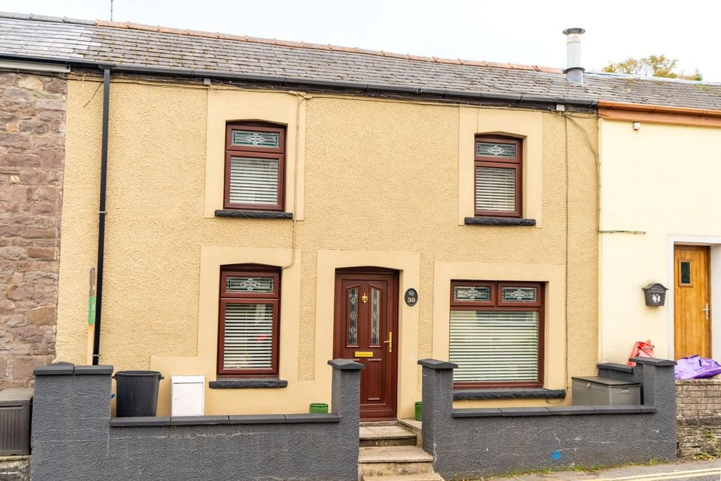 Property photo 2 of 18