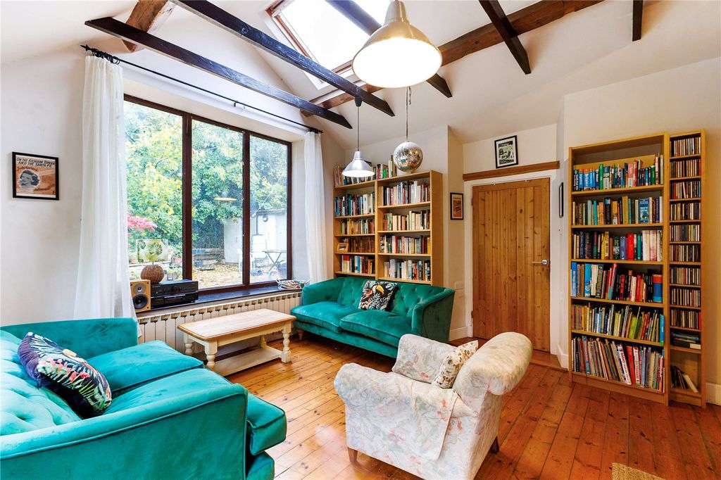 Property photo 2 of 10 Garden Room