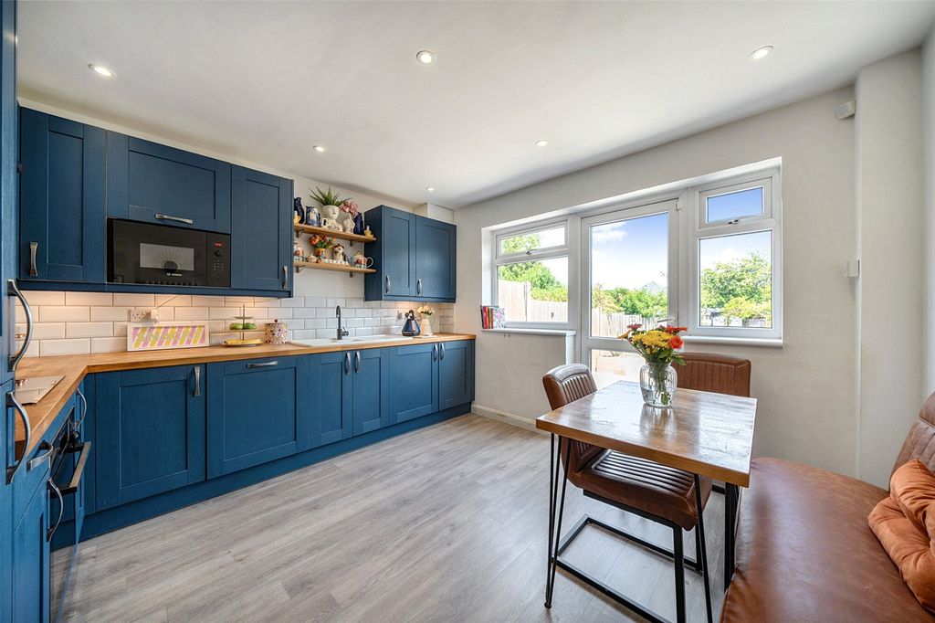 Property photo 3 of 14 Kitchen/Dining