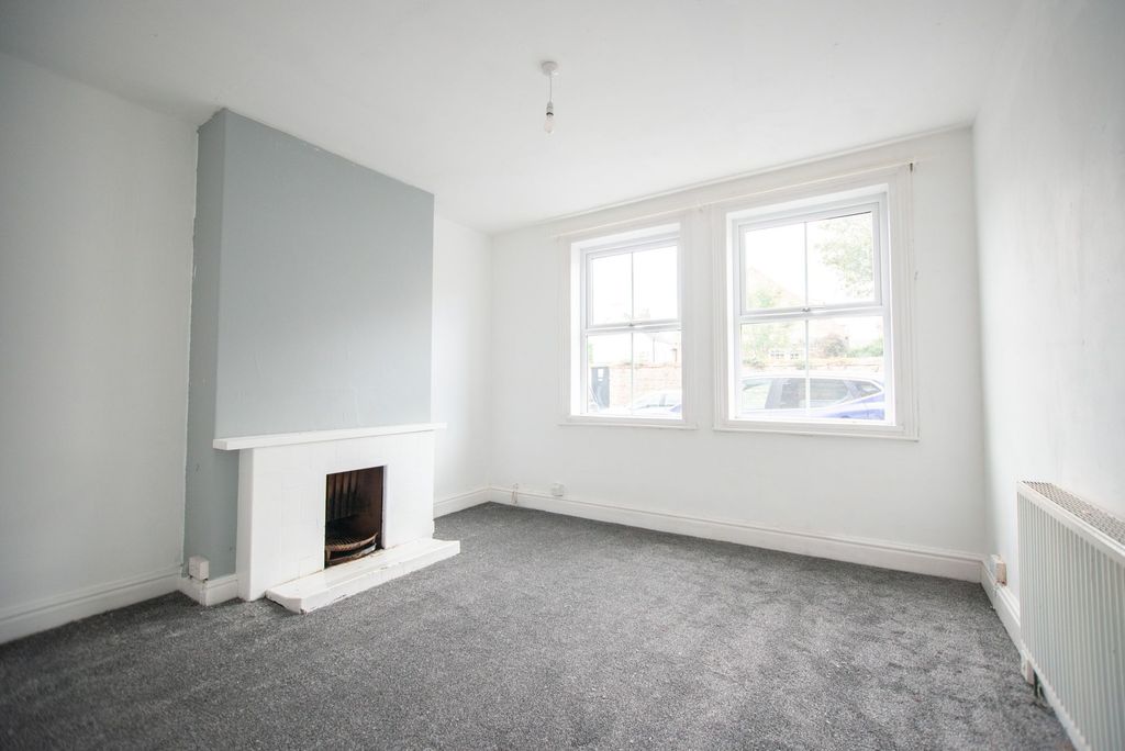 Property photo 2 of 16 Living Room