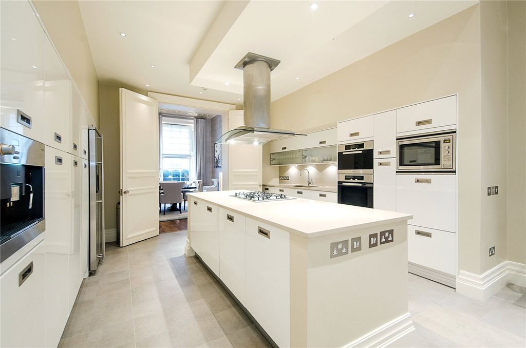 Additional image 5 of 4 bed flat to rentUpper Grosvenor Street, Mayfair, London W1K