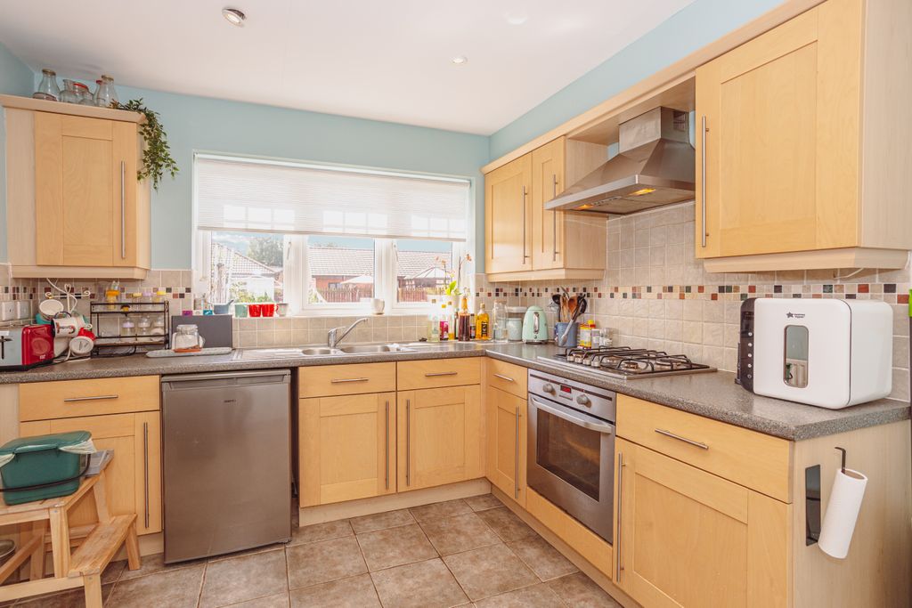 Property photo 3 of 36 Kitchen