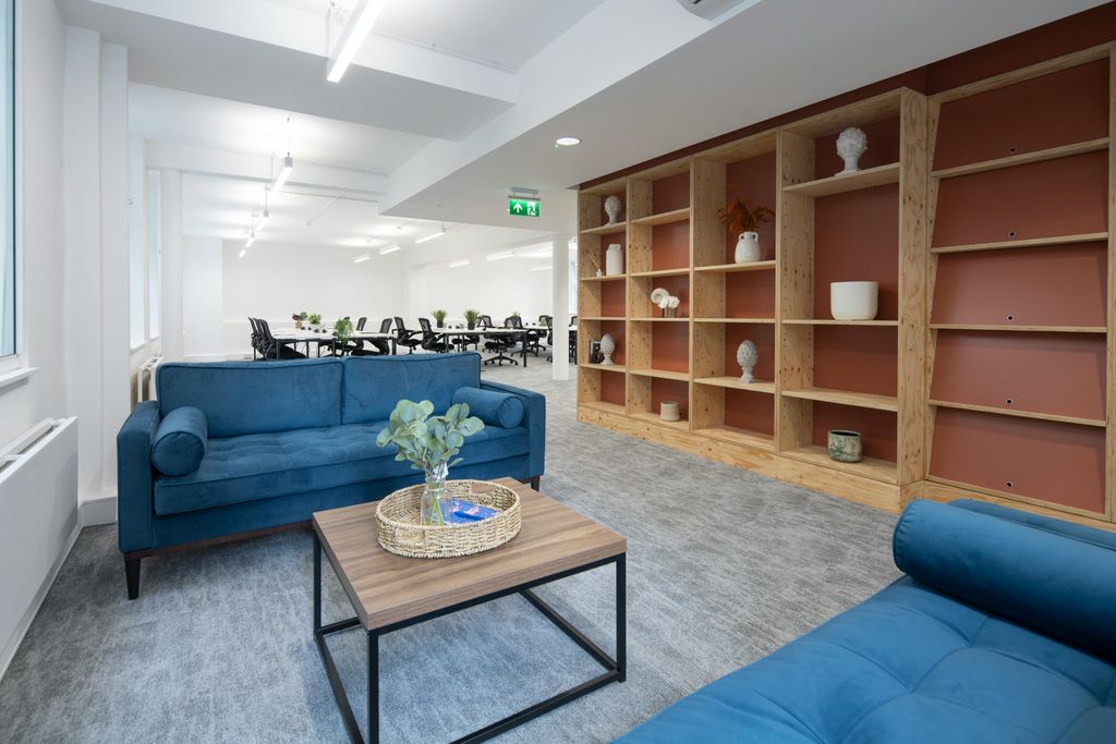 Property photo 2 of 21 2nd Floor - Fully Fitted