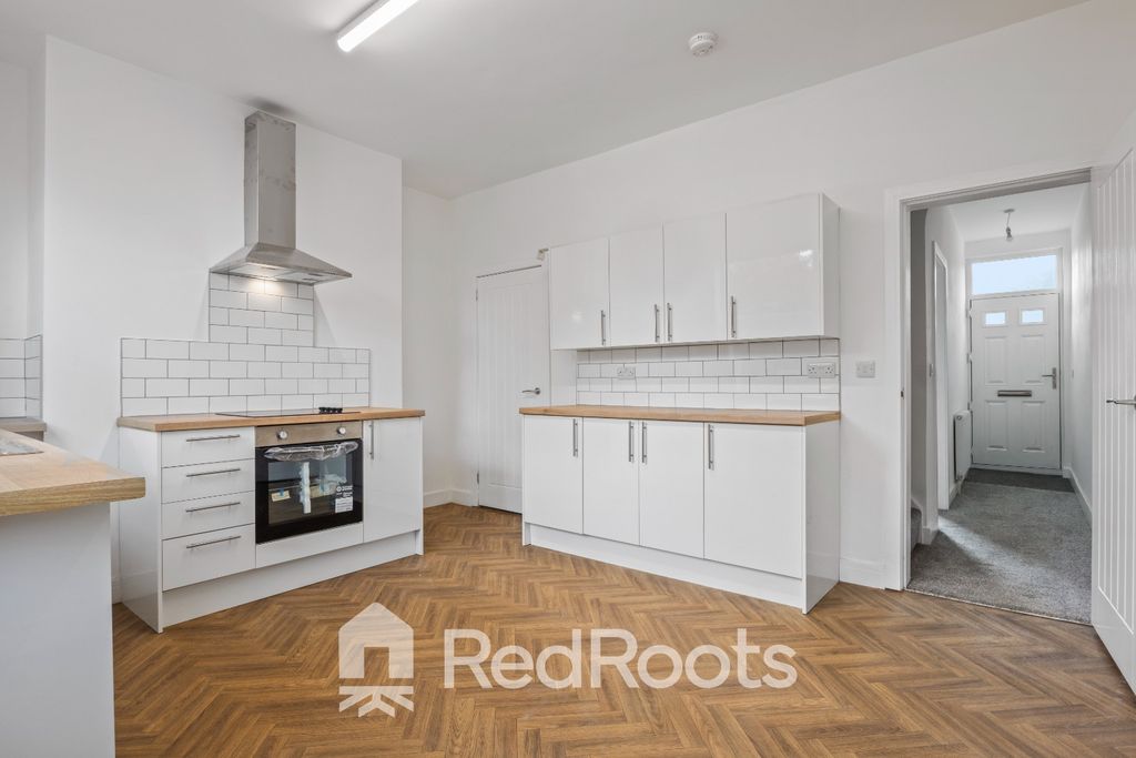 Property photo 3 of 14 4530056