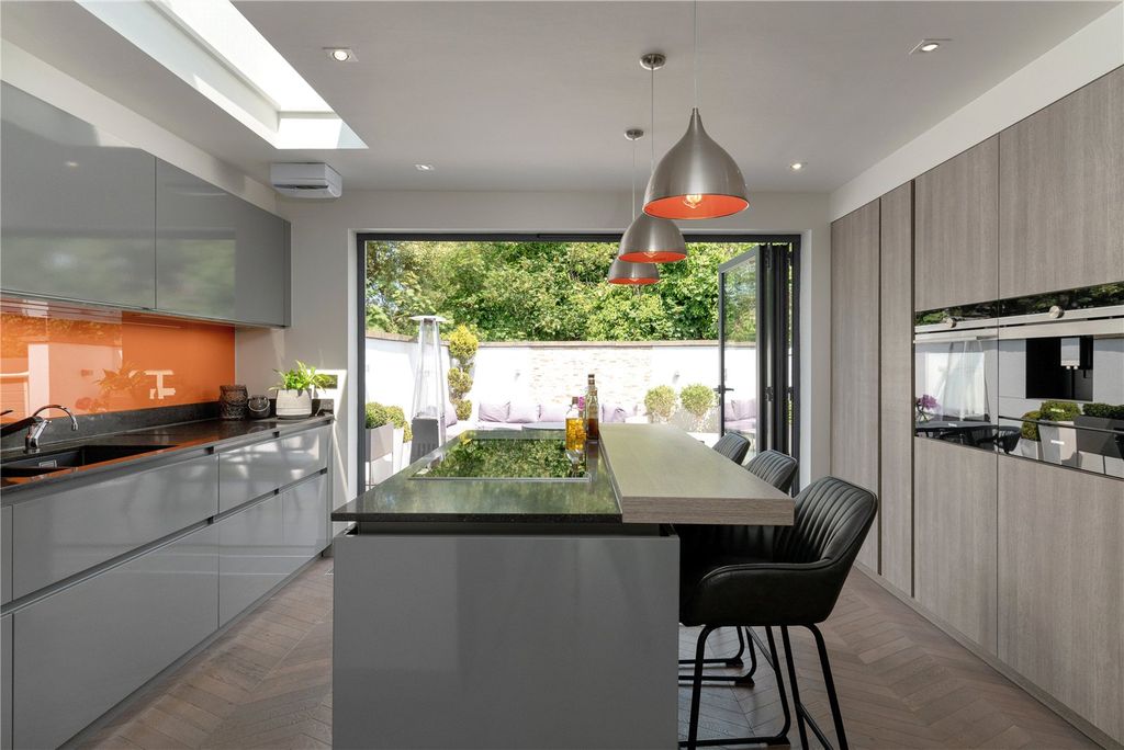 Property photo 2 of 22 Kitchen