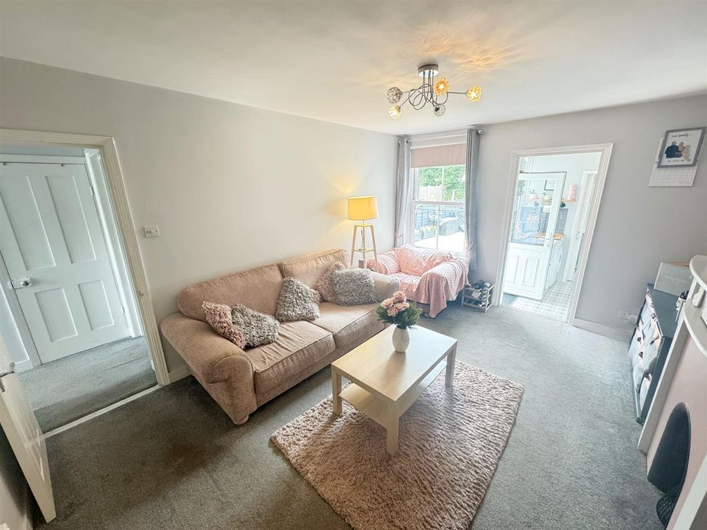 Property photo 3 of 20