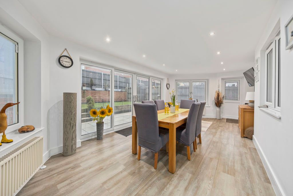 Property photo 1 of 26 Dining Room