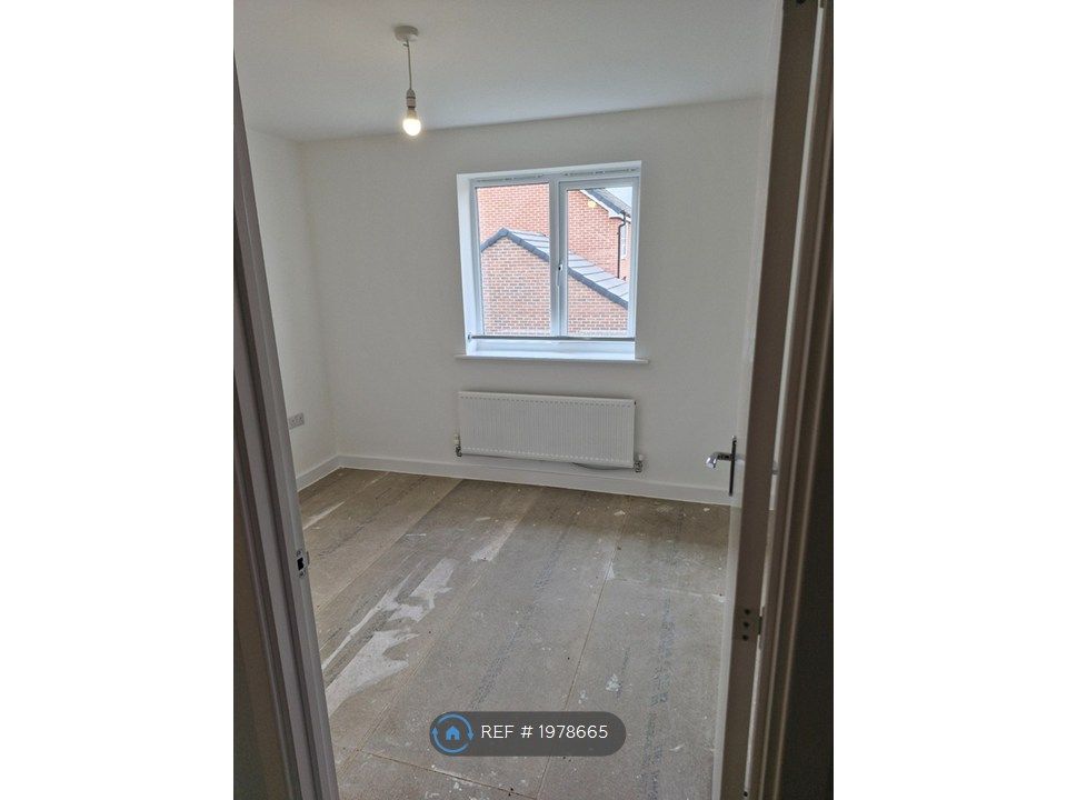 Property photo 3 of 10 Bedroom - To Be Carpeted