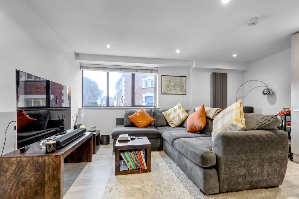 Property photo 3 of 8