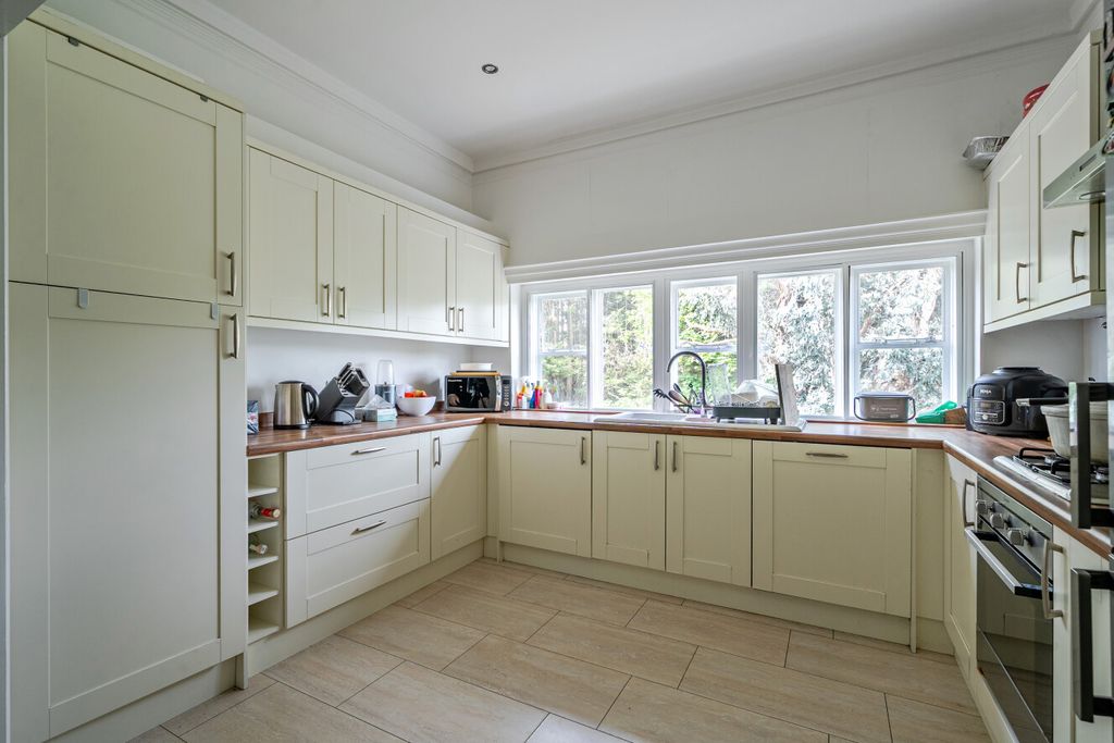 Property photo 3 of 9 1456459-2-6A06d83...