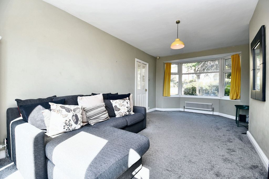 Property photo 3 of 19