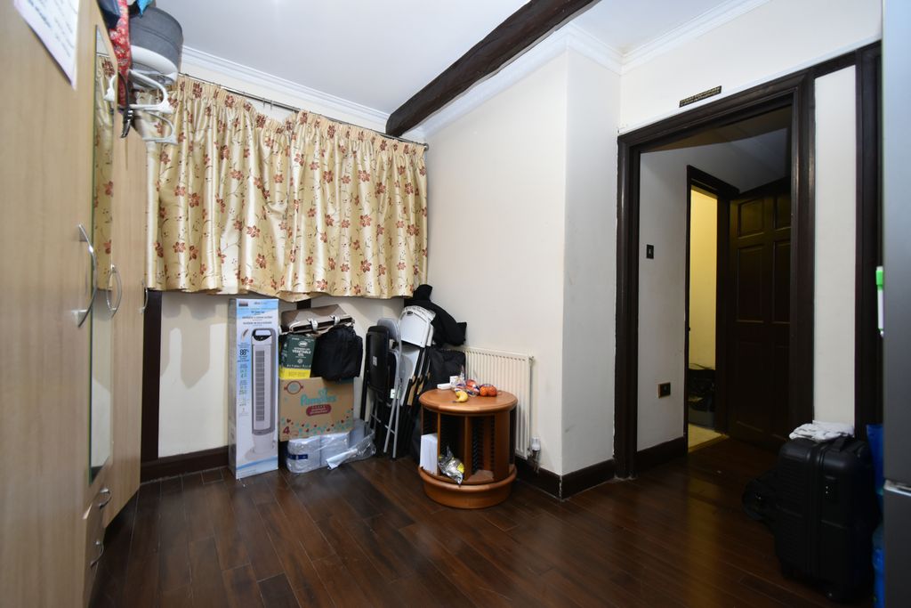 Property photo 3 of 7 Gallery