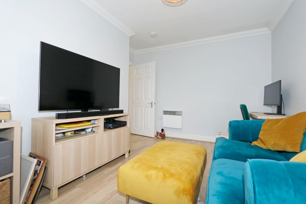 Property photo 2 of 8 3799205