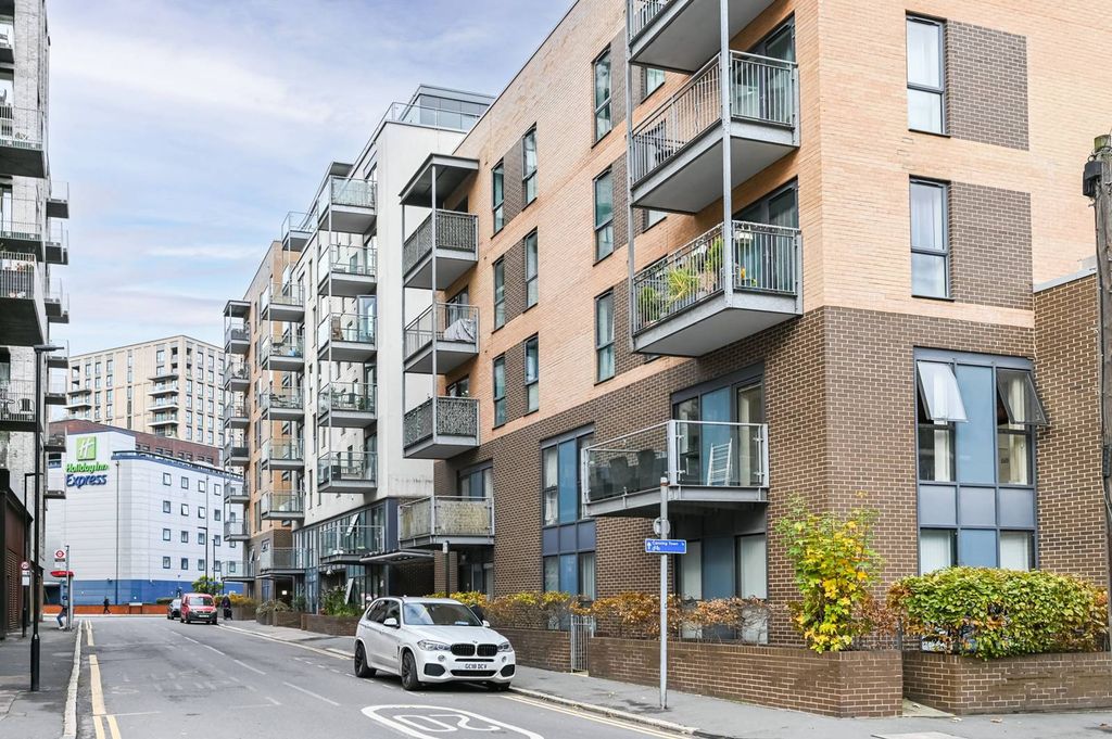 Property photo 1 of 9