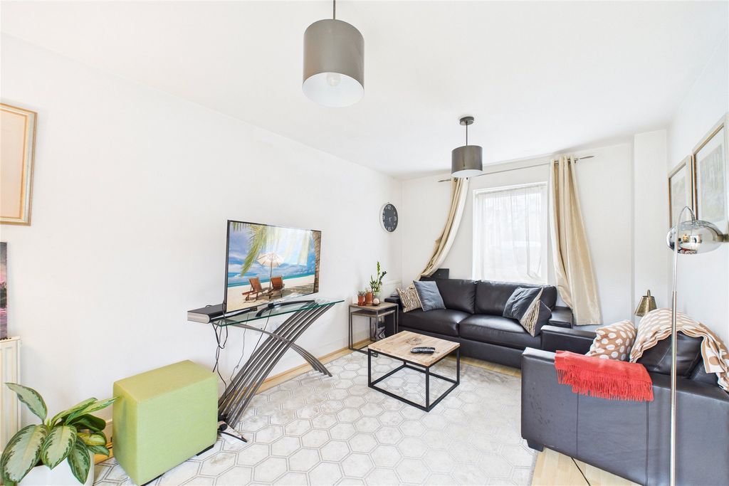 Property photo 3 of 11 Picture No. 23